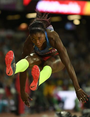 La colombiana Caterine Ibargüen obtuvo la medalla de plata en la final del Salto Triple del Mundial de Atletismo con un registro de 14.89 m, superada por la venezolana Yulimar Rojas quien registró 14.91 m. El podio lo cerró la kazaja Olga Rypakova con 14.77 m.