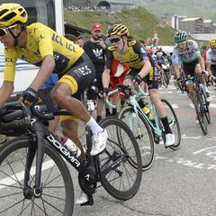 Egan Bernal y Vincenzo Nibali no irán al Mundial