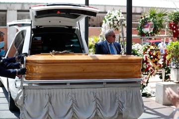 El último adiós a Mila en el Cementerio de la Almudena