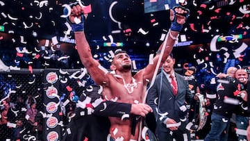 Douglas Lima celebra su victoria en Bellator 232.