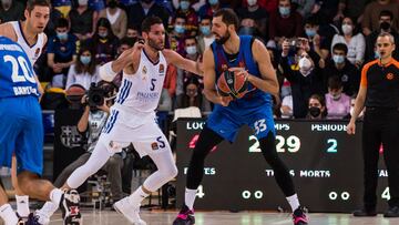 Nikola Mirotic of FC Barcelona competes with Rudy Fernandez of Real Madrid during the Turkish Airlines EuroLeague match between FC Barcelona and Real madrid at Palau Blaugrana on December 10, 2021 in Barcelona, Spain.
AFP7
10/12/2021 ONLY FOR USE IN SPAIN