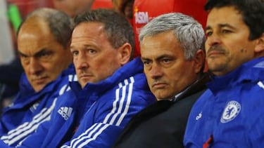 En directo: el Chelsea cae , Mourinho en la cuerda floja