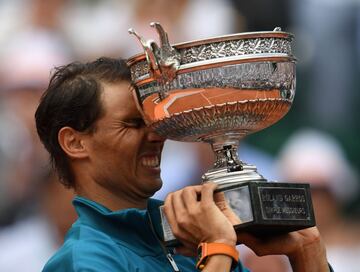 Rafa Nadal ha hecho historia tras ganar a Dominic Thiem por 6-4, 6-3 y 6-2. 