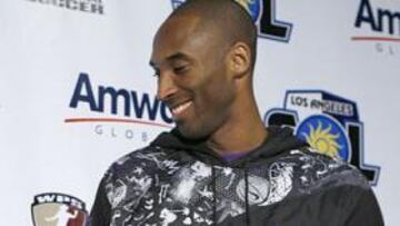 <strong>BARCELONISTA.</strong> Kobe sigue con mucho interés la actualidad de su equipo de fútbol, el Barcelona.