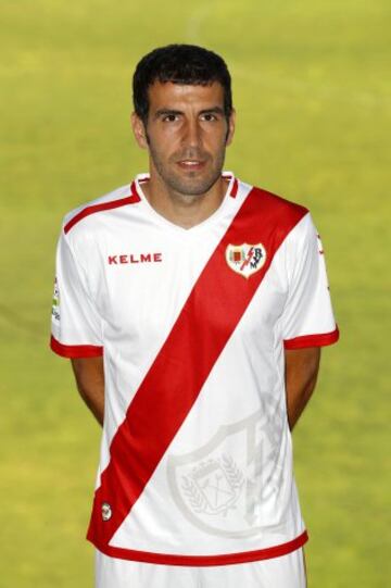 Roberto Trashorras viste la primera equipación.