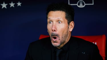 Reacción del técnico argentino del Atlético de Madrid, Diego Pablo Simeone, durante el duelo frente al Valencia CF.