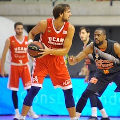 Delía ficha por el Joventut como refuerzo interior y deja el Murcia