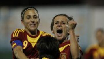 España celebra uno de los goles ante Italia.