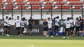 22/08/20 CIUDAD DEPORTIVA PATERNA VALENCIA 
 CORONAVIRUS COVID19
 ESTADIO ANTONIO  PUCHADES
 PARTIDO AMISTOSO PRETEMPORADA
 VALENCIA CF - CD CASTELLON
 PAUSA PARADA HIDRATACION COOLING BREAK 
 JAVI GRACIA