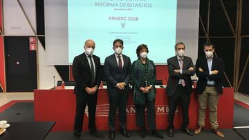 Los miembros de la Comisión de Reforma de Estatutos
