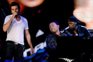El 2009 no s¨®lo fue el a?o para Phoenix, sino tambi¨¦n para el latino Juanes (izquierda) y para John Legend.