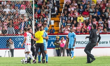 Los dos campeones mundiales disputaron un duelo amistoso, donde su equipo el NY City cayó 2-1 ante el Necaxa en el estadio Victoria de Aguascalientes.