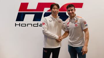 Watanabe y Bou, en el anuncio de la renovación del piloto con Honda.