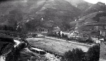 El estadio abrió sus puertas el 14 de septiembre de 1947.