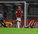 El VAR y el árbitro Aquino liquidan a la Roja en Uruguay