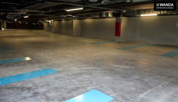 Dentro del estadio ya han comenzado las labores de pintura en los parkings. 