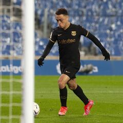 Sergiño Dest puede abandonar al Barcelona y reunirse con Ten Hag en Manchester United
