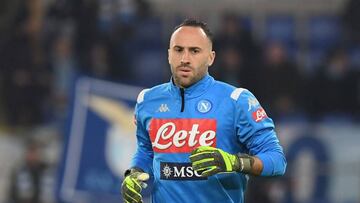 David Ospina durante el calentamiento antes de un partido con Napoli.