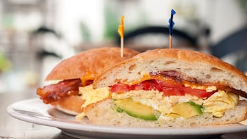 Regala tres bocadillos a unos amigos en el trabajo, la empresa la despide y la Justicia sentencia con procedente por “quiebra de confianza”