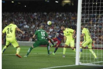 Neymar marca el segundo gol del Barcelona.