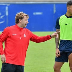 Mujika: “No quiero que se relaje nadie porque juguemos en casa”