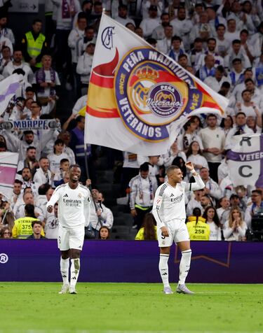 1-0. Kylian Mbappé celebra el primer tanto que anota de penalti.