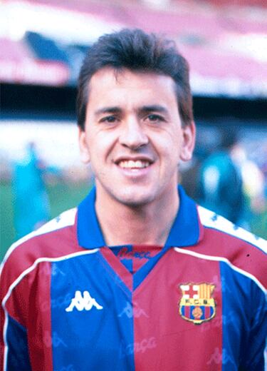 Jugó con el Barcelona en la temporada 1993-94 y luego ficho por el Sevilla donde permaneció las dos temporadas siguientes entre 1994 y 1996.