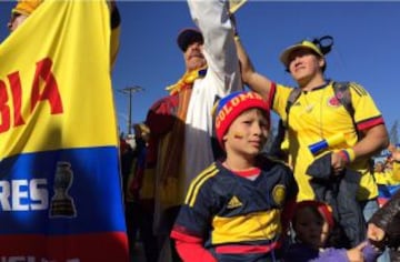  Los hinchas colombianos pintan Rancagua con Amarillo, azul y rojo