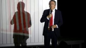 Durante la presentación del nuevo uniforme de las Chivas, Jorge Vergara afirmó que lucharía por el ex-jugador del Real Madrid.
