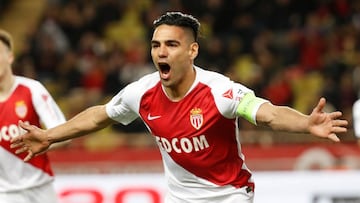 Falcao celebra un gol con la camiseta del Mónaco.