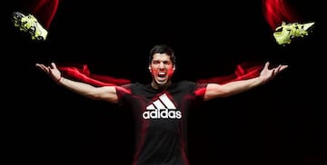 Luis Suárez es de Adidas.