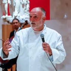 El truco de José Andrés para pelar un tomate en 3 segundos