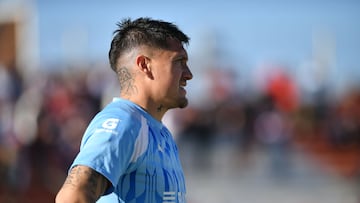 Futbol, Cobresal vs Universidad Catolica.
Fecha 22, campeonato Nacional 2024.
El jugador de Universidad Catolica Nicolas Castillo controla el balon durante el partido de primera division contra Cobresal disputado en el estadio El Cobre en El Salvador, Chile.
28/08/2024
Alejandro Pizarro Ubilla/Photosport
Football, Cobresal vs Universidad Catolica.
22nd turn, 2024 National Championship.
Universidad Catolica's player Nicolas Castillo controls the ball during the first division match against Cobresal played at the El Cobre stadium in El Salvador, Chile.
28/08/2024
Alejandro Pizarro Ubilla/Photosport