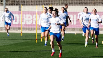 Athenea del Castillo durante un entrenamiento.