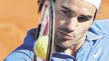 <b>ADELANTE. </b>Federer ganó en tres sets a Mario Ancic.