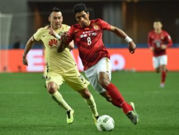 Paulinho del Guangzhou Evergrande, 7 millones de euros al año.