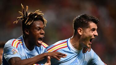 Nico Williams festeja con Morata el gol que mete a España en la Final Four de la Nations League.