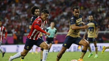 (L-R); Pavel Perez of Guadalajara and Adrian Aldrete of Pumas during the game Guadalajara vs Pumas UNAM, corresponding Round 11 the Torneo Apertura 2022 of the Liga BBVA MX at Akron Stadium, on August 27, 2022.
<br><br>
(I-D); Pavel Perez de Guadalajara y Adrian Aldrete de Pumas durante el partido Guadalajara vs Pumas UNAM, correspondiente a la Jornada 11 del Torneo Apertura 2022 de la Liga BBVA MX en el Estadio Akron, el 27 de Agosto de 2022.