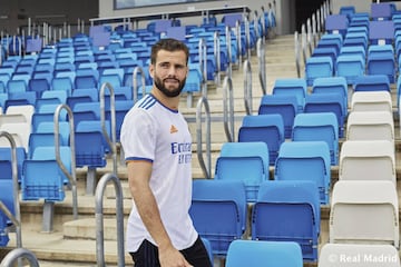 El Real Madrid junto a Adidas han presentado la que será la indumentaria para la temporada que viene. "Está diseñada para reflejar el espíritu y el sentido de unidad del club con sus aficionados bajo el lema This is grandeza, e incluye referencias al estadio Santiago Bernabéu", según explica el propio club blanco. 