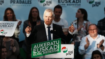 El Lehendakari, Iñigo Urkullu, durante el cierre de campaña del Partido Nacionalista Vasco (PNV), en el Arenal, a 19 de abril de 2024, en Bilbao, Vizcaya, País Vasco (España). Este último encuentro se enmarca dentro de los actos previos a los comicios vascos del próximo domingo 21 de abril, que celebra la formación del Partido Nacionalista Vasco (PNV) para conseguir votos en la región.
19 ABRIL 2024;EUSKADI;VOTACIONES;CAMPAÑA;MITIN;PARLAMENTO VASCO;COMICIOS;21A;ELECCIONES;ELECCIONES VASCAS;
H.Bilbao / Europa Press
19/04/2024