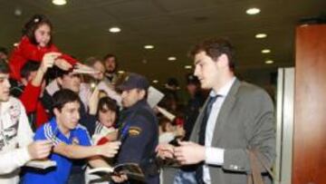 500 madridistas esperaron en el aeropuerto