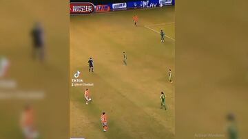 Juanfer Quintero revienta las redes tras este palo en la liga