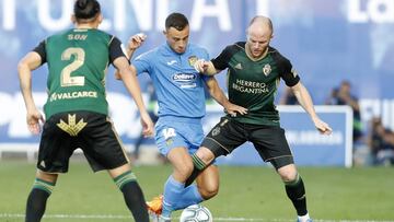 El Fuenlabrada salva los muebles en el minuto 89