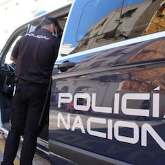 Encuentran a un niño de dos años por la carretera en Cádiz: sus padres tomaban copas