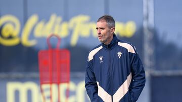 Gaizka Garitano en el entrenamiento de hoy en la Ciudad Deportiva Bahía de Cádiz.