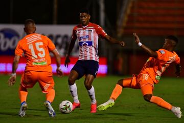 Envigado se impuso 1-0 sobre Junior de Barranquilla en la décima fecha de la Liga BetPlay. Santiago Jiménez anotó el único gol del partido y Sebastián Viera fue una de las figuras. 