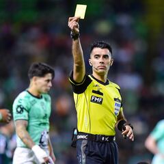 En la Liga MX se muestra un promedio de 4 tarjetas amarillas y 0.36 rojas por partido