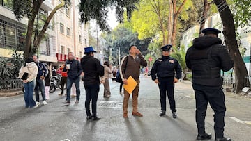 People wait outside their homes and buildings after an earthquake in Mexico City, Mexico, January 2, 2026. REUTERS/Henry Romero