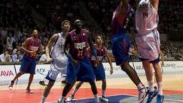 <b>ANTECEDENTE. </b>En el único enfrentamiento oficial entre los grandes de lo que va de temporada, el Barça ganó al Madrid en la Supercopa.