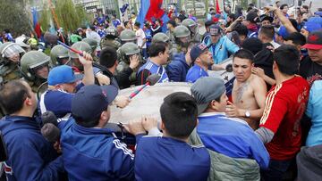 Furbol, Universidad de Chile.  Los de Abajo,hinchada de Universidad de Chile realiza el tradicional Banderazo en las afueras del CDA.  26-08-2017  Ramon Monroy/PhotosportÒÒÒÒÒÒÒÒÒÒÒÒÒÒÒÒÒ